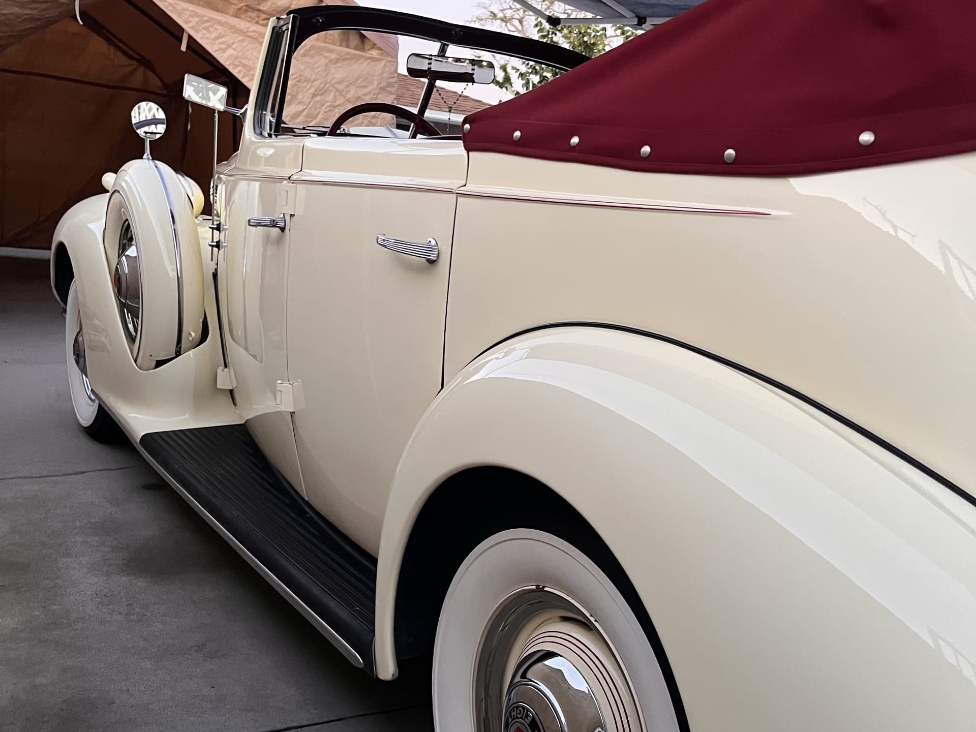 Mobile car detailing result in an Orange County driveway